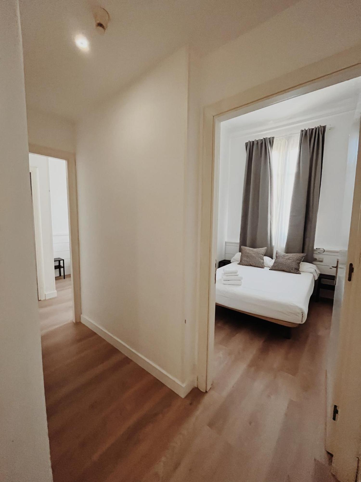 Apartamentos Express By Gaiarooms Barselona Dış mekan fotoğraf